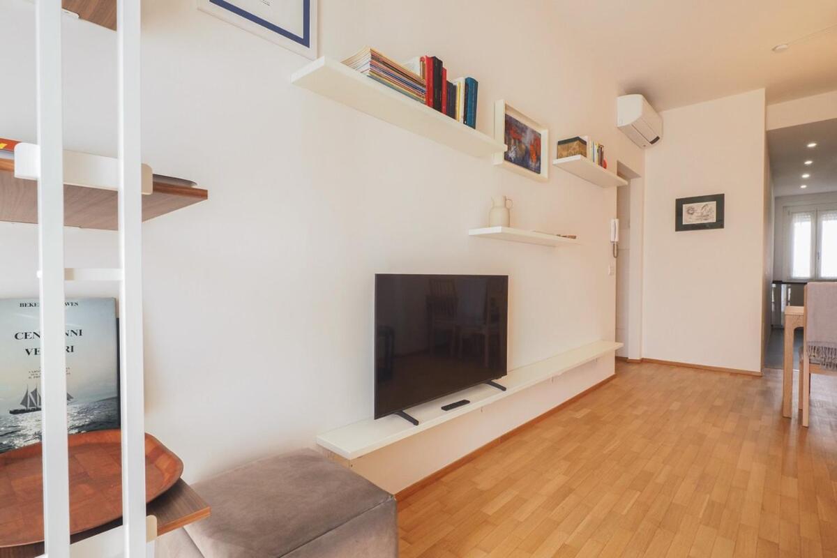 Quiet One Bedroom Near Tortona District Apartment *